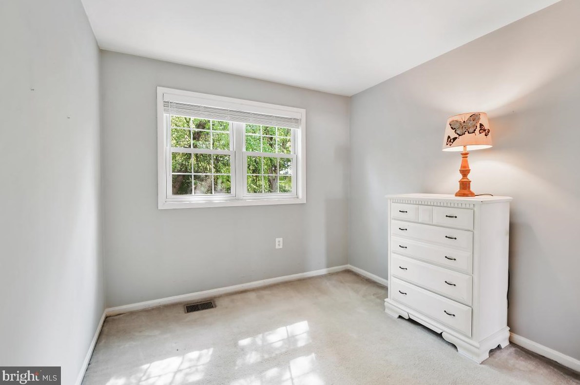 19 Orch Dr, Gaithersburg MD 20878-2221 exterior