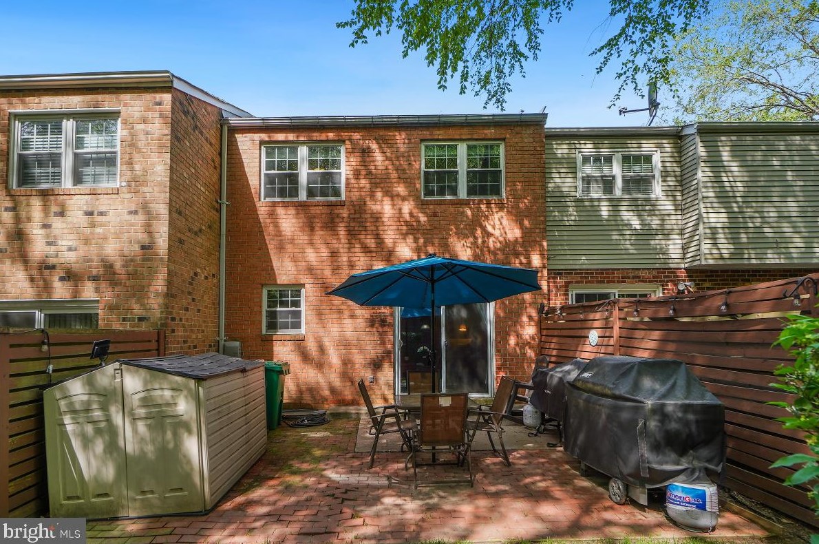 19 Orch Dr, Gaithersburg MD 20878-2221 exterior