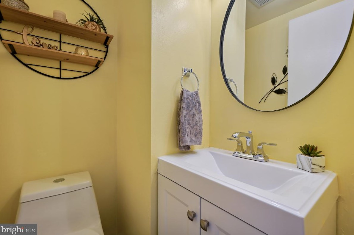 19 Orch Dr, Gaithersburg MD 20878-2221 exterior