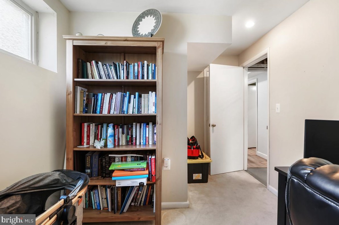 19 Orch Dr, Gaithersburg MD 20878-2221 exterior