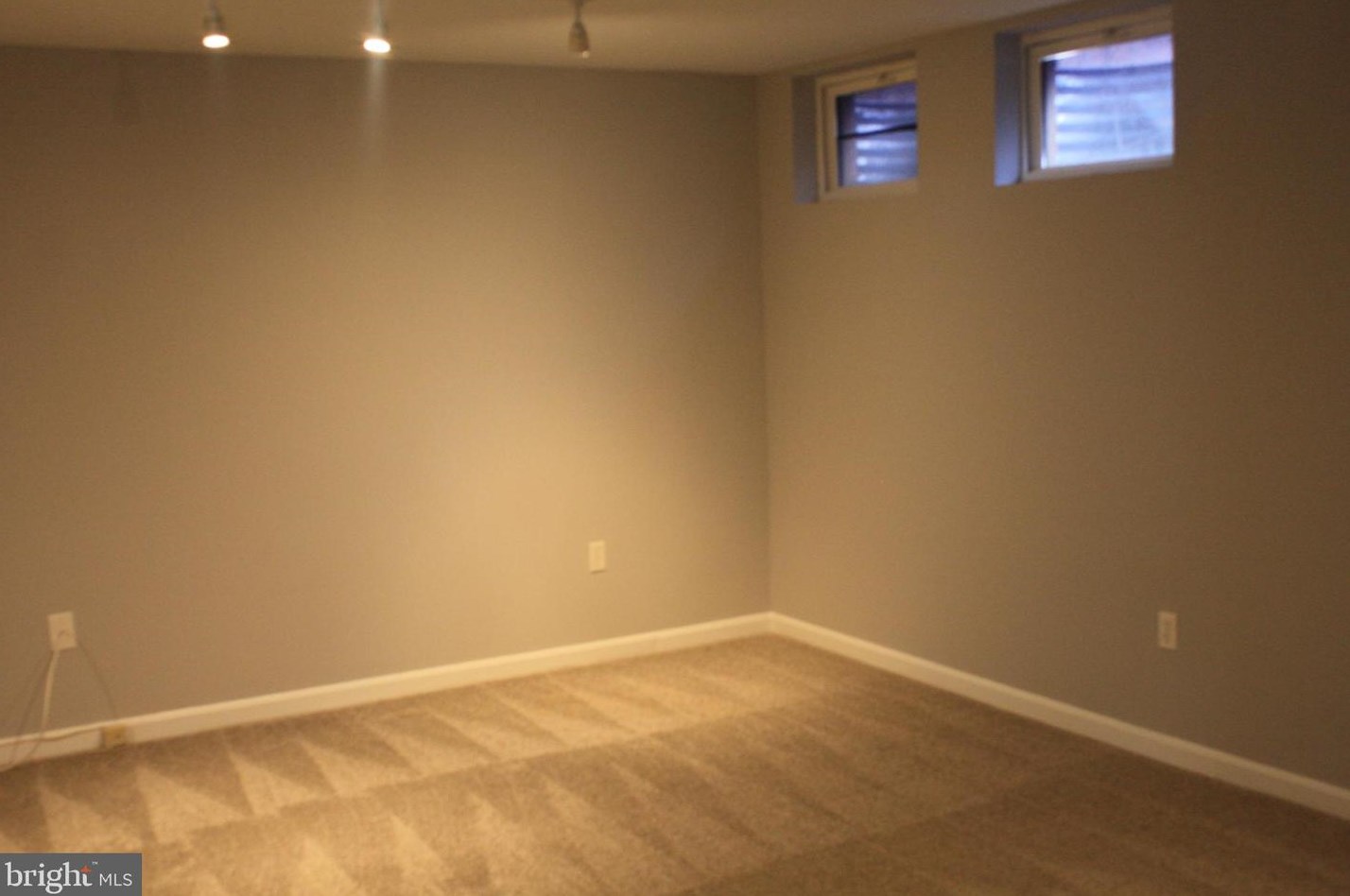 20 Capricorn Ct, Rockville MD 20855-2567 exterior