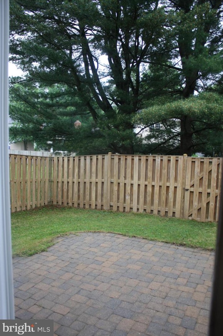 20 Capricorn Ct, Rockville MD 20855-2567 exterior