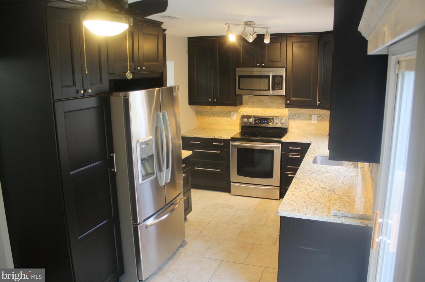 20 Capricorn Ct, Rockville MD 20855-2567 exterior