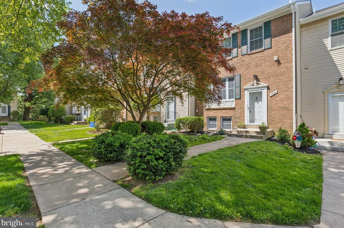 7751 Hiawatha Ln, Rockville, MD 20855-2602