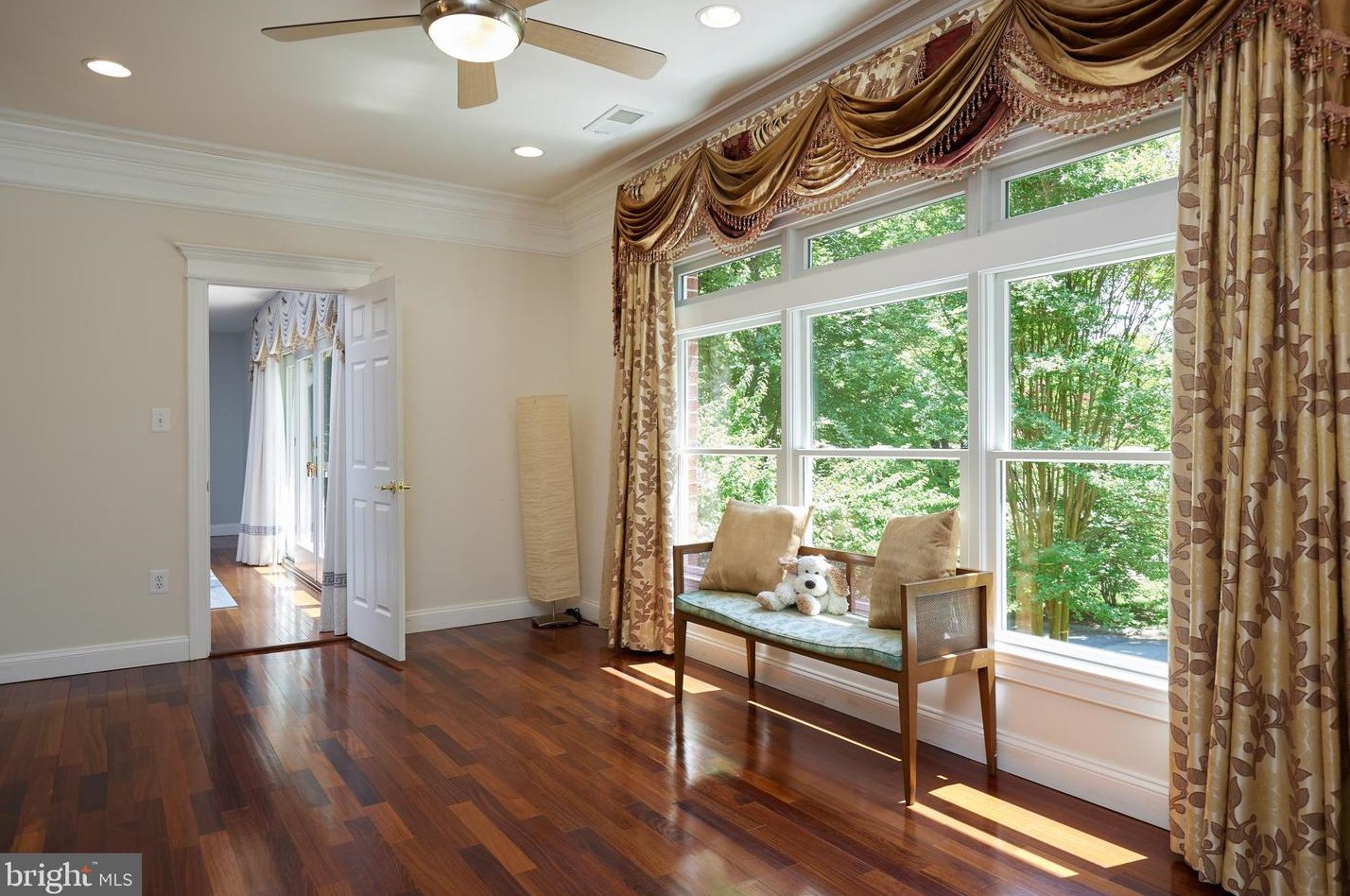 8505 Carlynn Dr, Bethesda MD 20817-4310 exterior