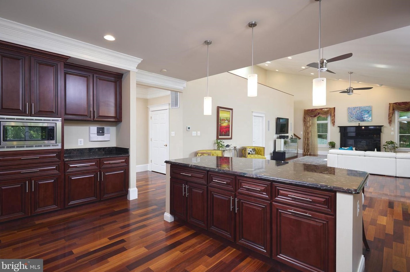 8505 Carlynn Dr, Bethesda MD 20817-4310 exterior