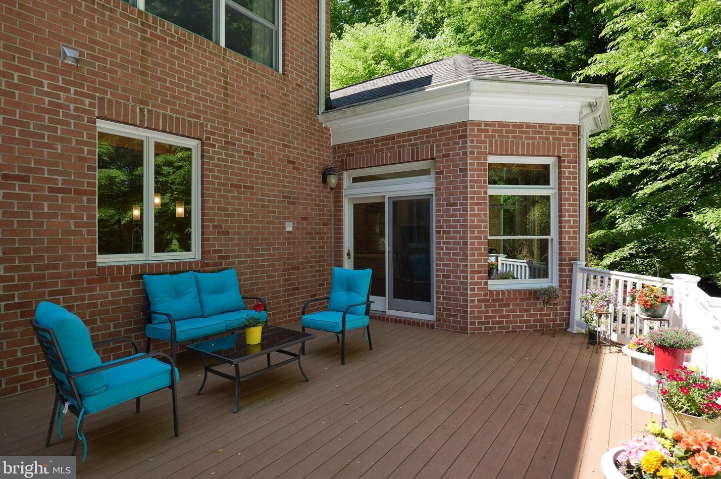 8505 Carlynn Dr, Bethesda MD 20817-4310 exterior