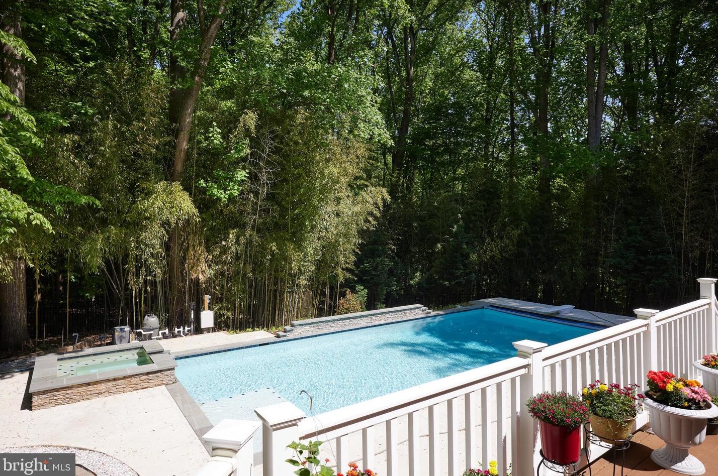 8505 Carlynn Dr, Bethesda MD 20817-4310 exterior