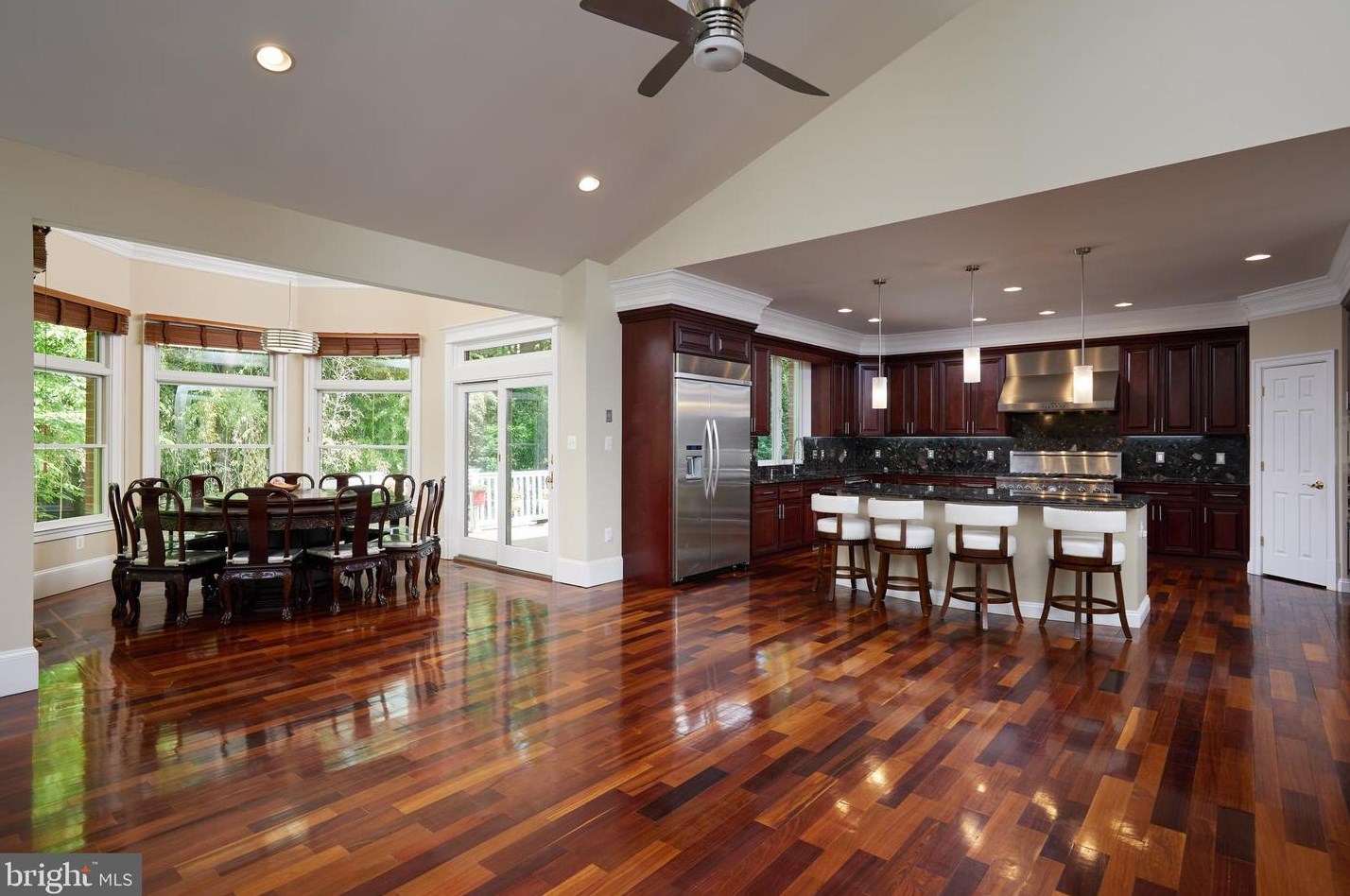 8505 Carlynn Dr, Bethesda MD 20817-4310 exterior