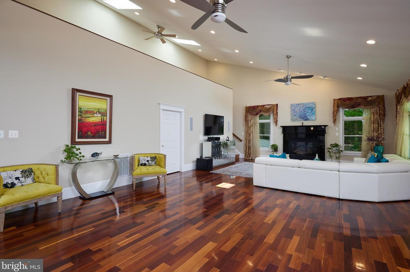 8505 Carlynn Dr, Bethesda MD 20817-4310 exterior