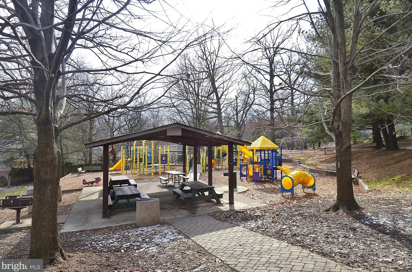 7902 Glenside Dr, Silver Spring MD 20912-7327 exterior