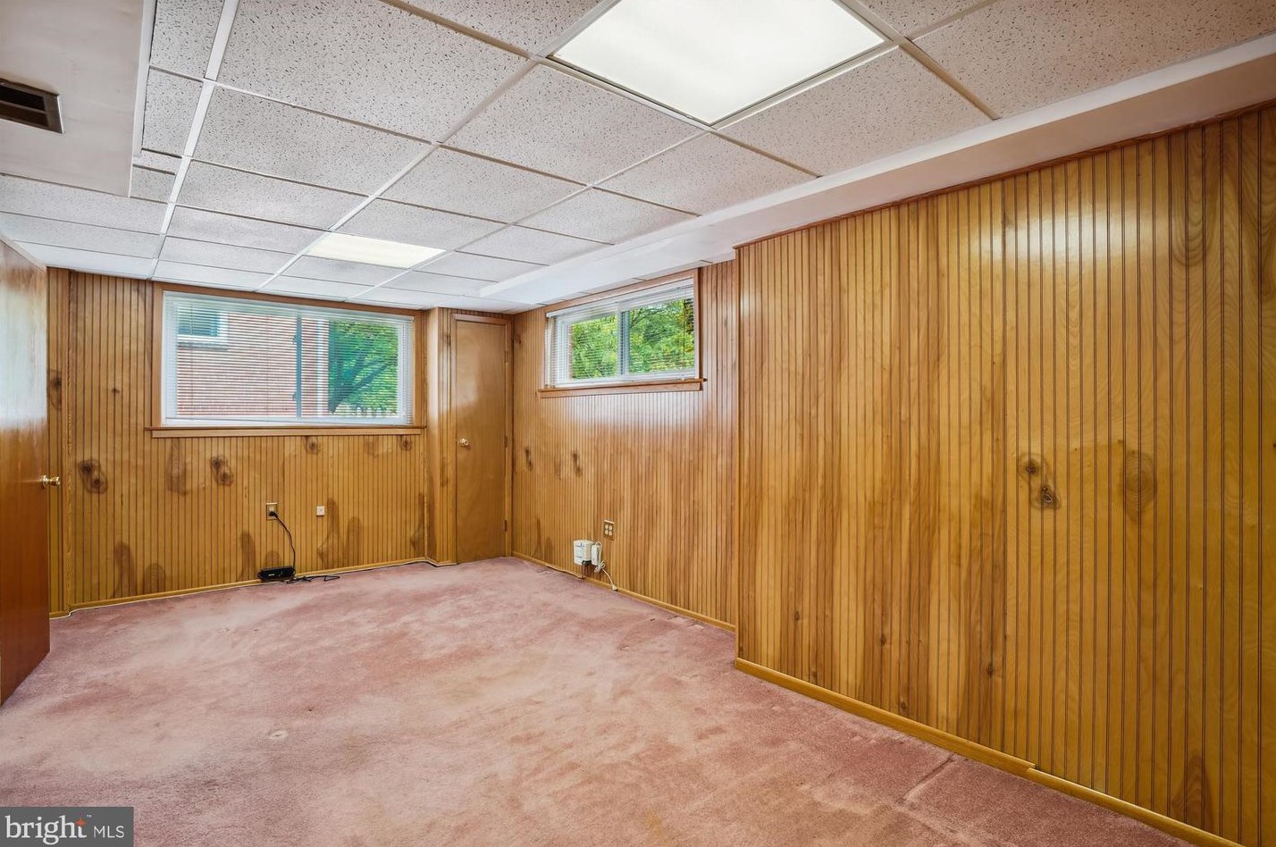 7902 Glenside Dr, Silver Spring MD 20912-7327 exterior