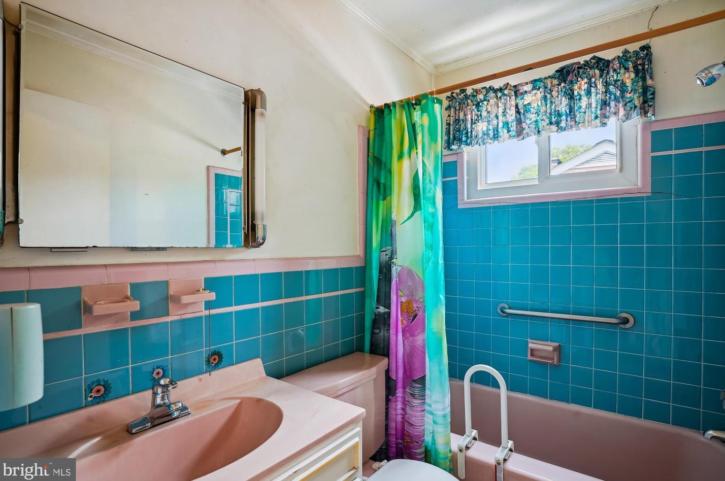 7902 Glenside Dr, Silver Spring MD 20912-7327 exterior