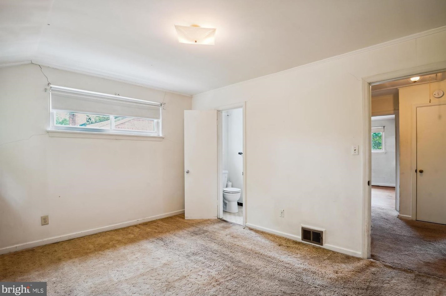 7902 Glenside Dr, Silver Spring MD 20912-7327 exterior