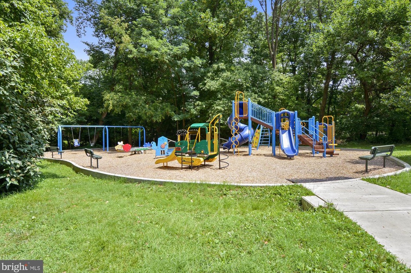 7902 Glenside Dr, Silver Spring MD 20912-7327 exterior