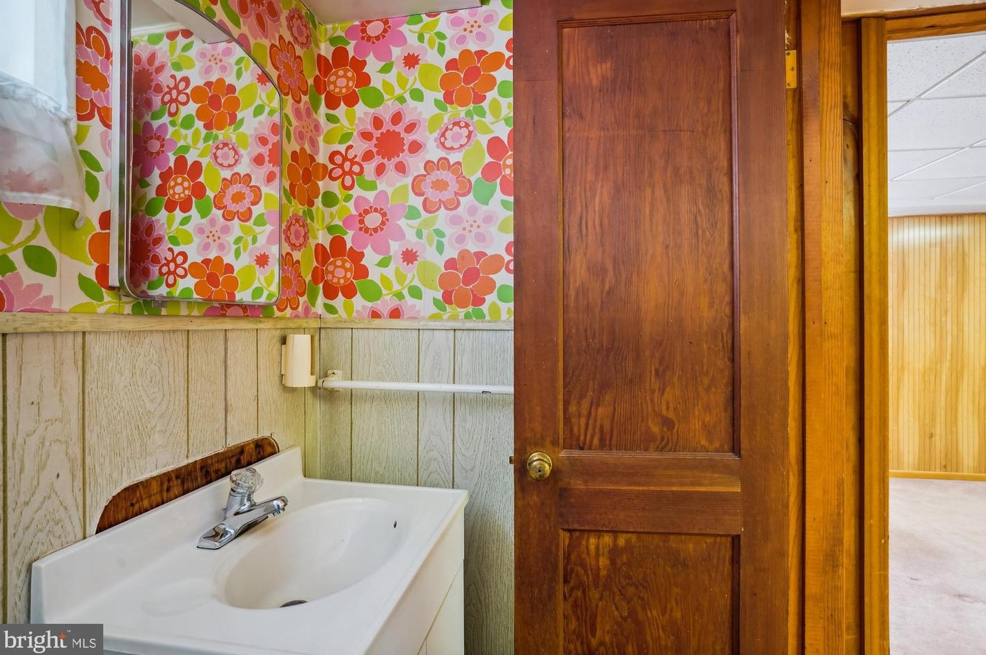 7902 Glenside Dr, Silver Spring MD 20912-7327 exterior