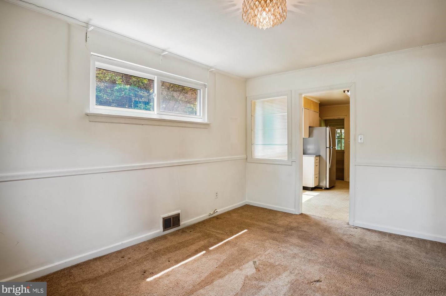 7902 Glenside Dr, Silver Spring MD 20912-7327 exterior