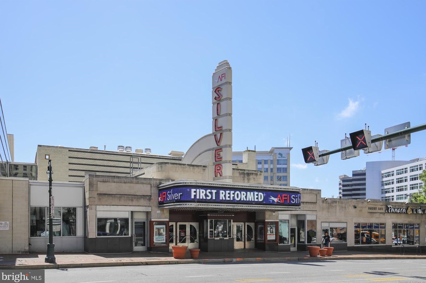 7902 Glenside Dr, Silver Spring MD 20912-7327 exterior