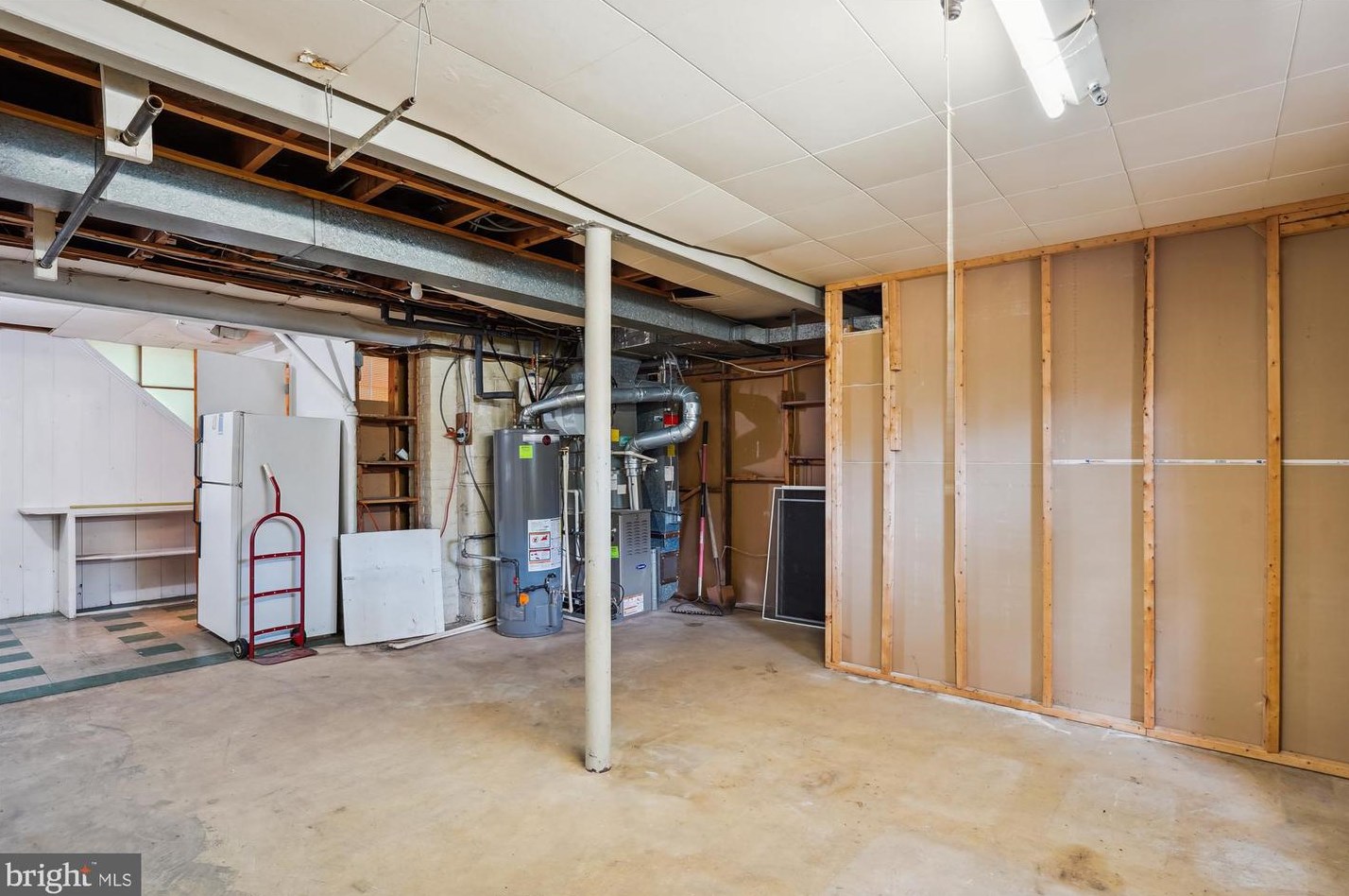 7902 Glenside Dr, Silver Spring MD 20912-7327 exterior