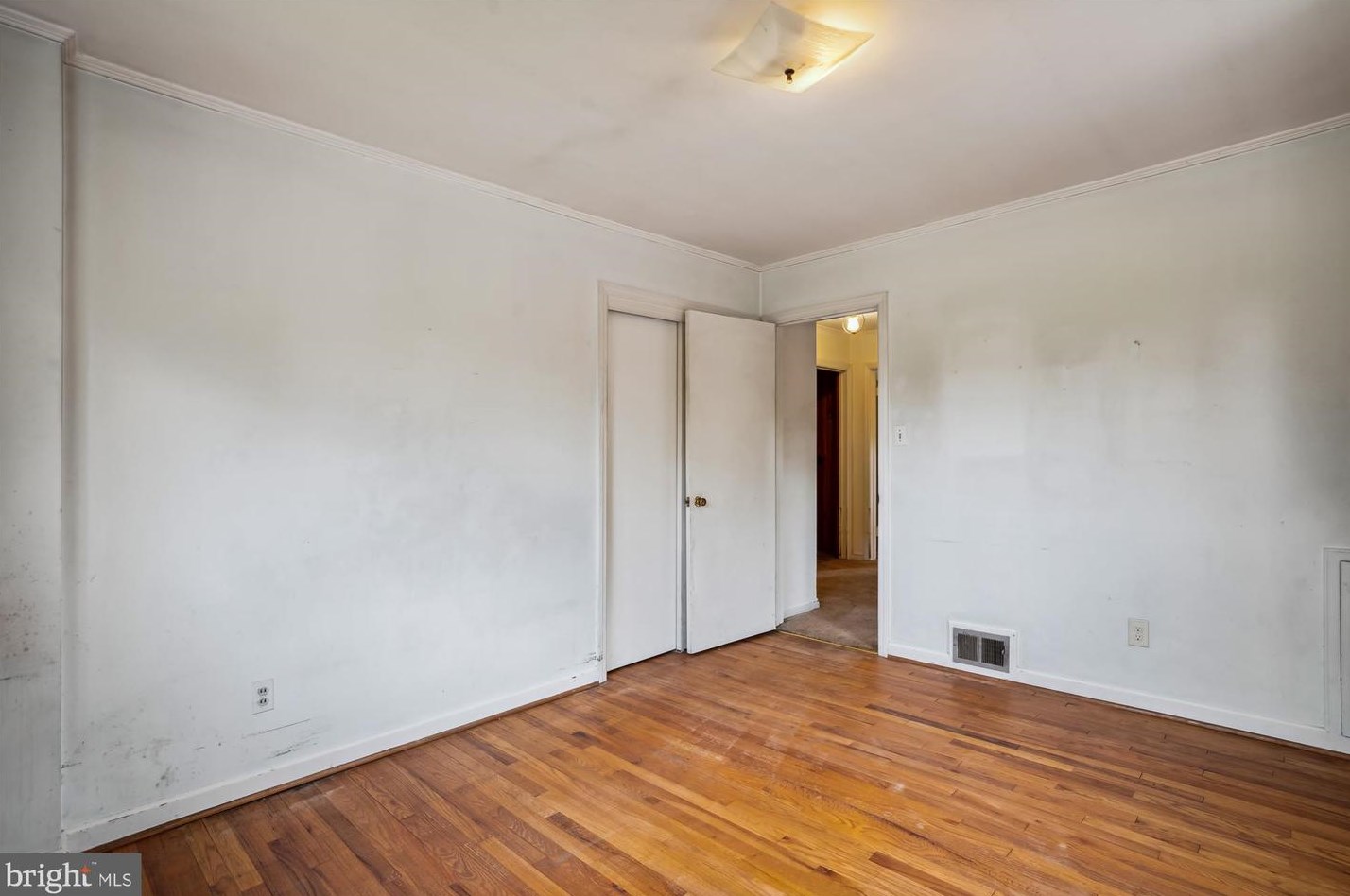 7902 Glenside Dr, Silver Spring MD 20912-7327 exterior