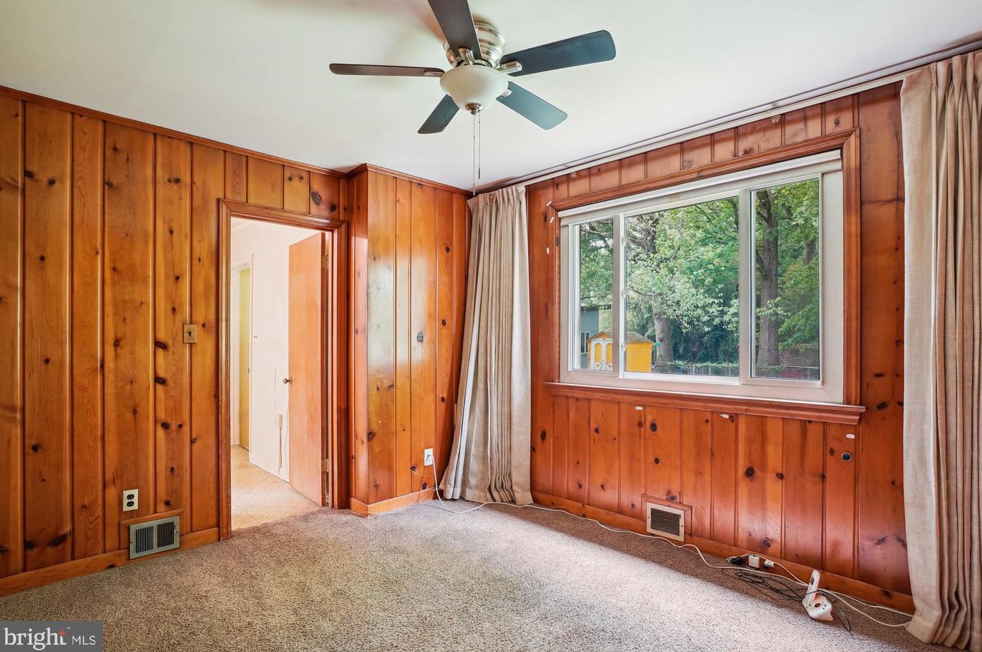 7902 Glenside Dr, Silver Spring MD 20912-7327 exterior