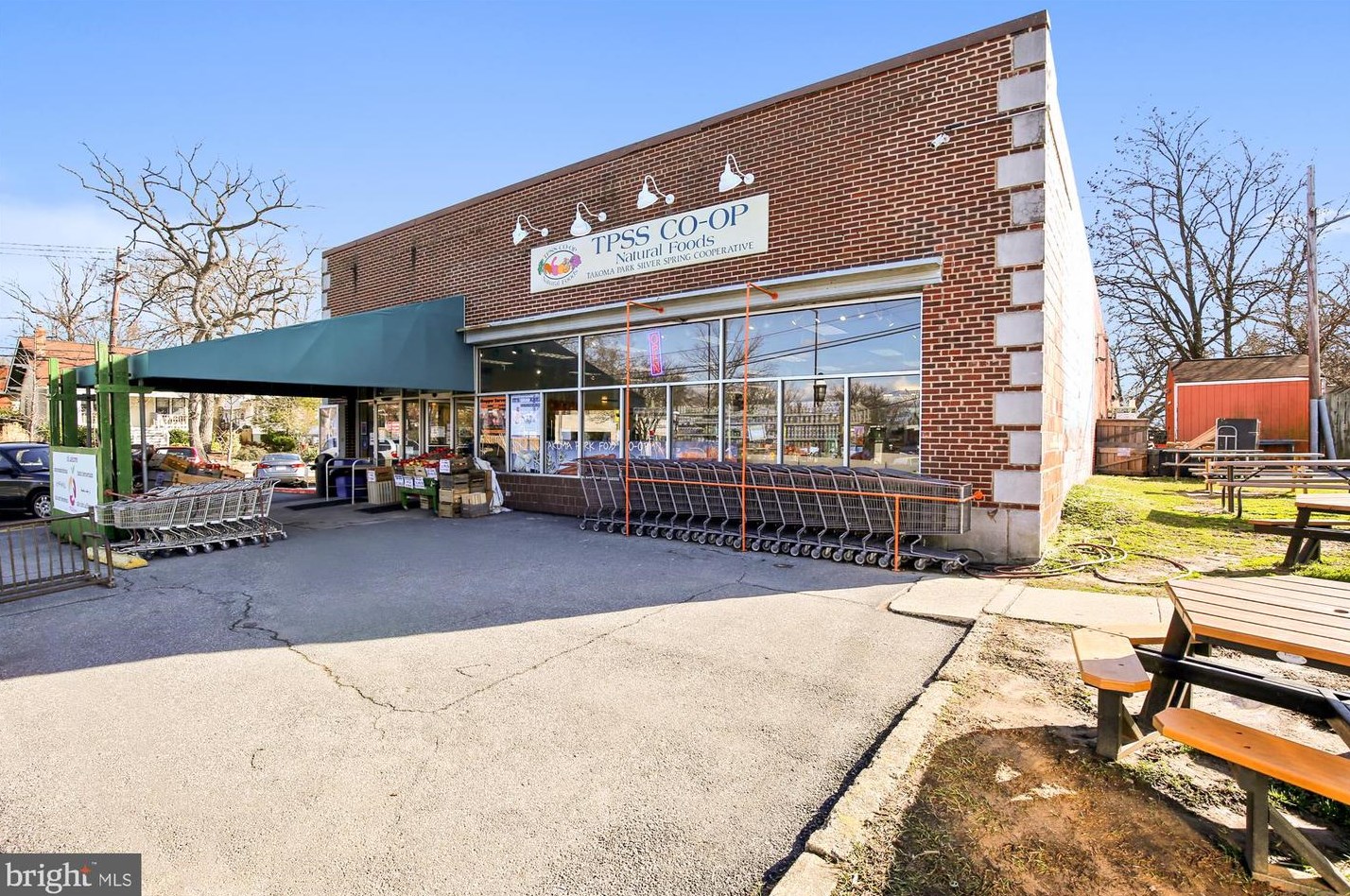 7902 Glenside Dr, Silver Spring MD 20912-7327 exterior