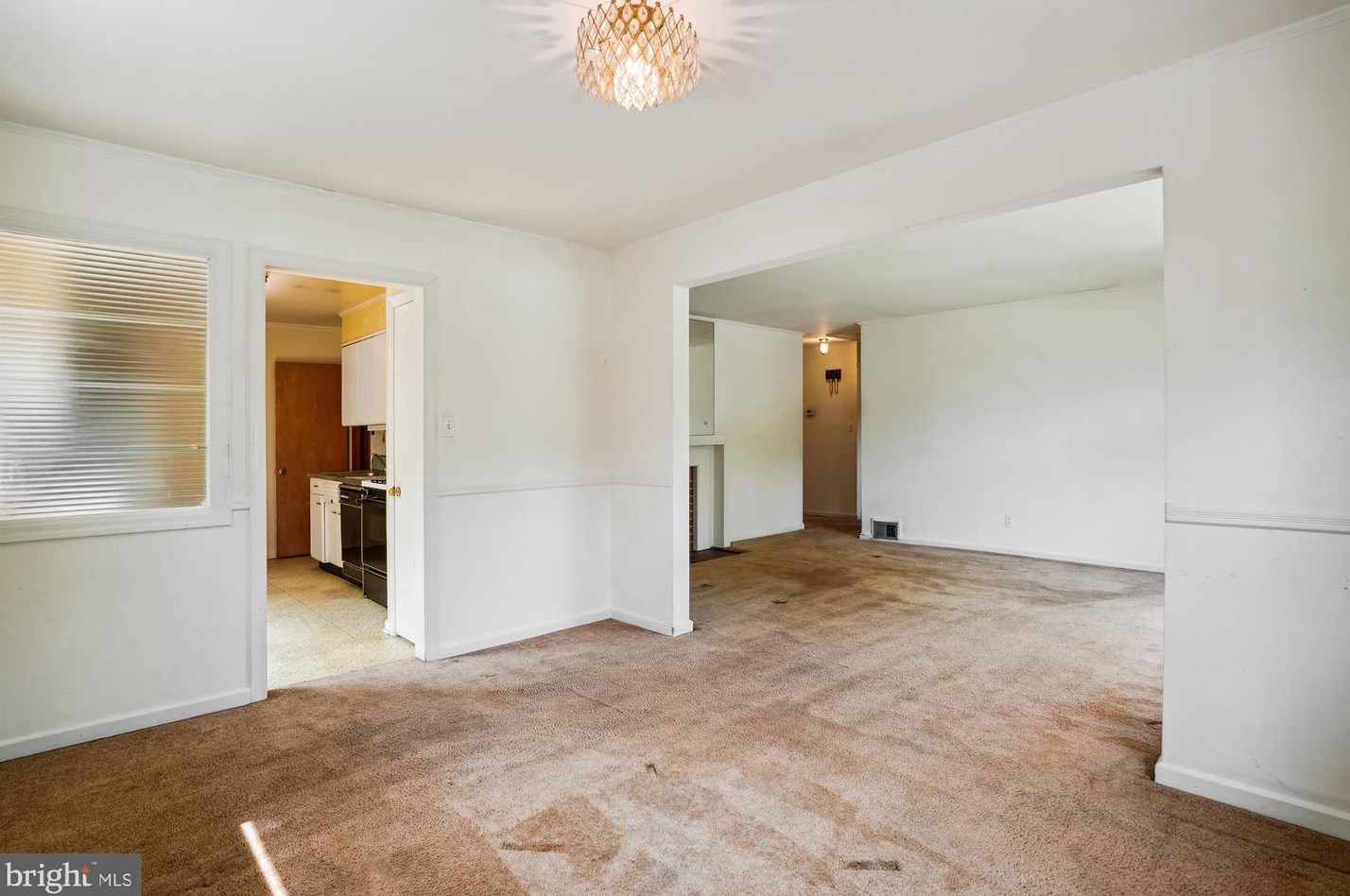 7902 Glenside Dr, Silver Spring MD 20912-7327 exterior