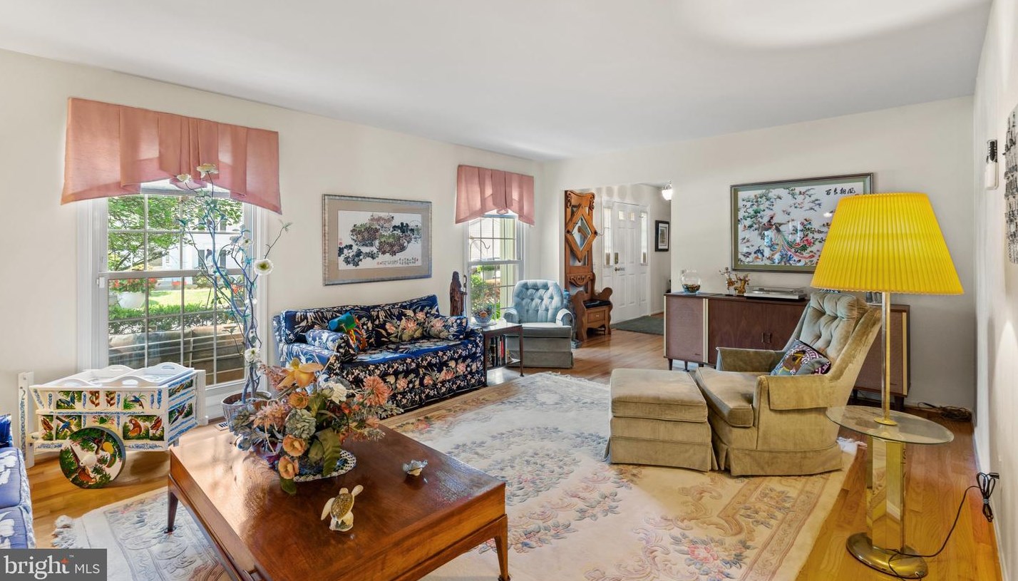 11444 Oak Leaf Dr, Silver Spring MD 20901-5013 exterior