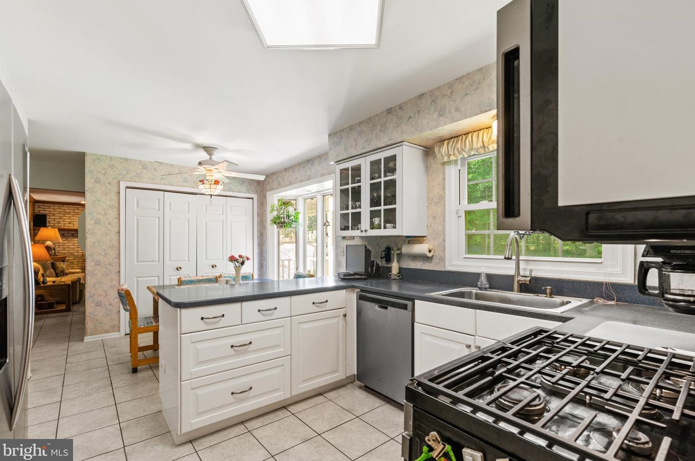 11444 Oak Leaf Dr, Silver Spring MD 20901-5013 exterior