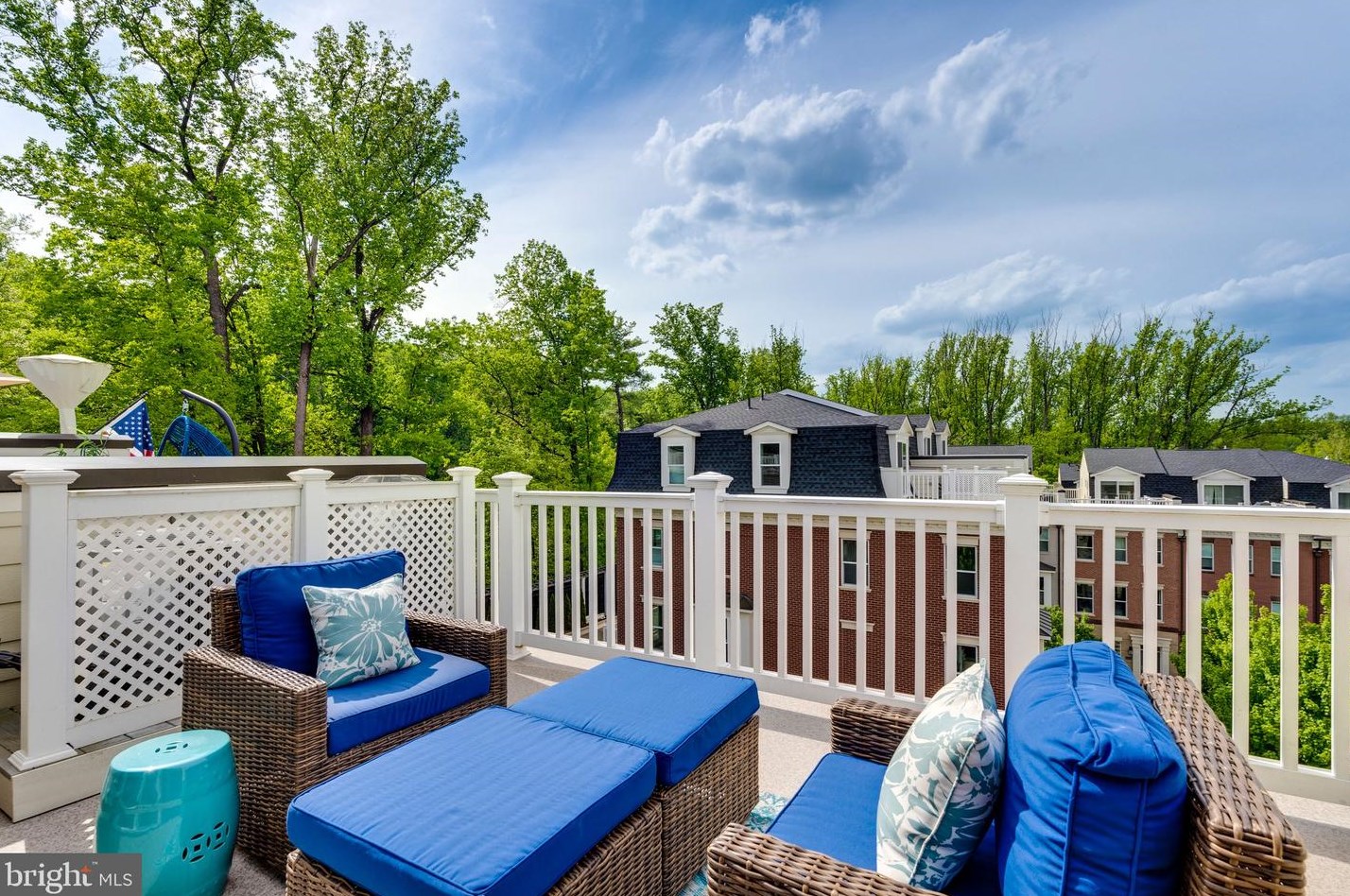 10294 Grosvenor Pl, Rockville MD 20852 exterior