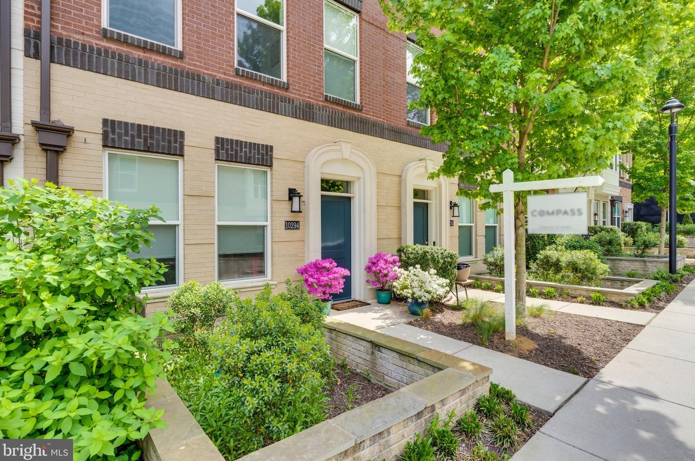 10294 Grosvenor Pl, Rockville MD 20852 exterior