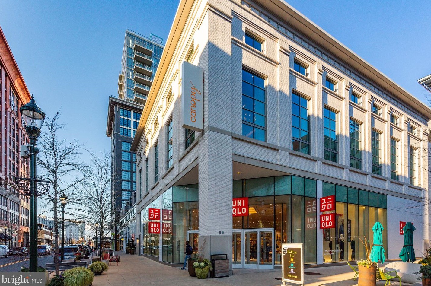 10294 Grosvenor Pl, Rockville MD 20852 exterior