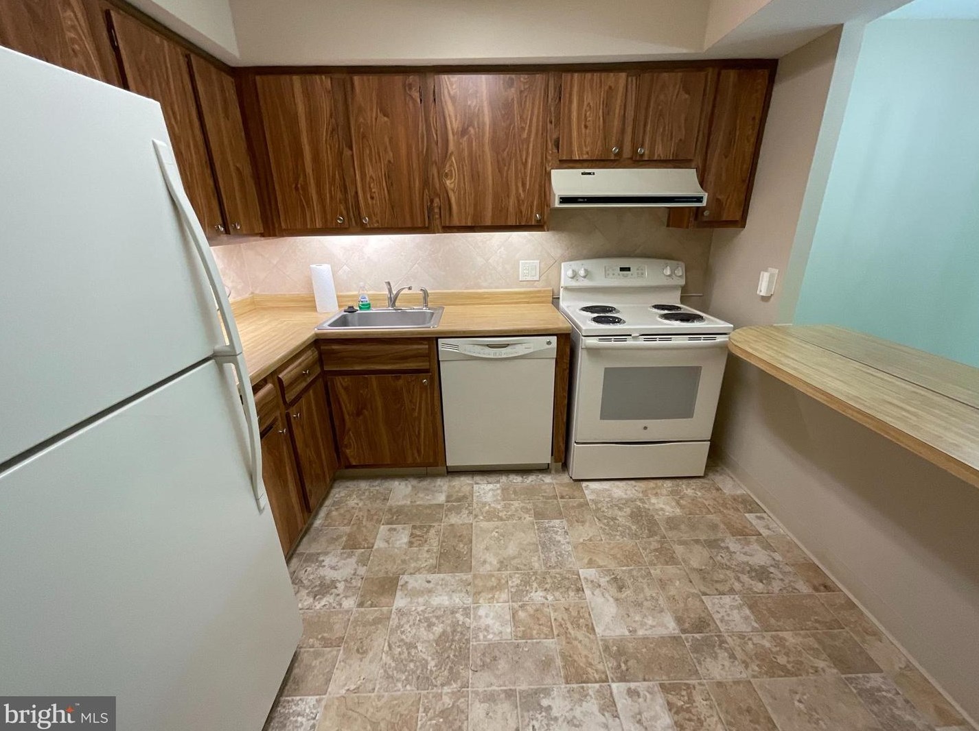 2921 N Leisure World Blvd #1-204, Silver Spring, MD 20906
