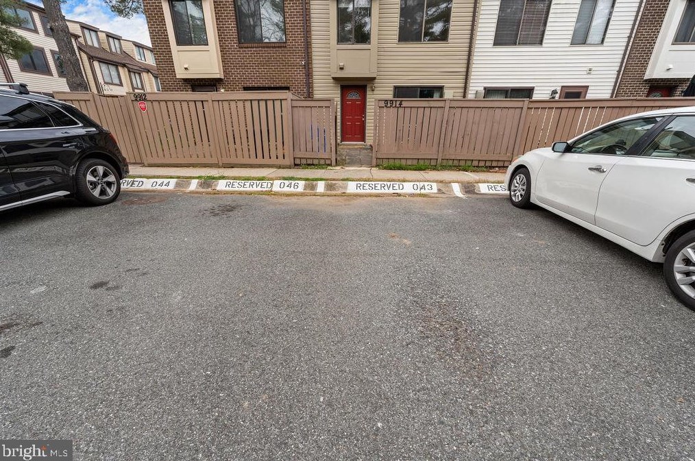 9914 Brookridge Ct, Gaithersburg, MD 20886