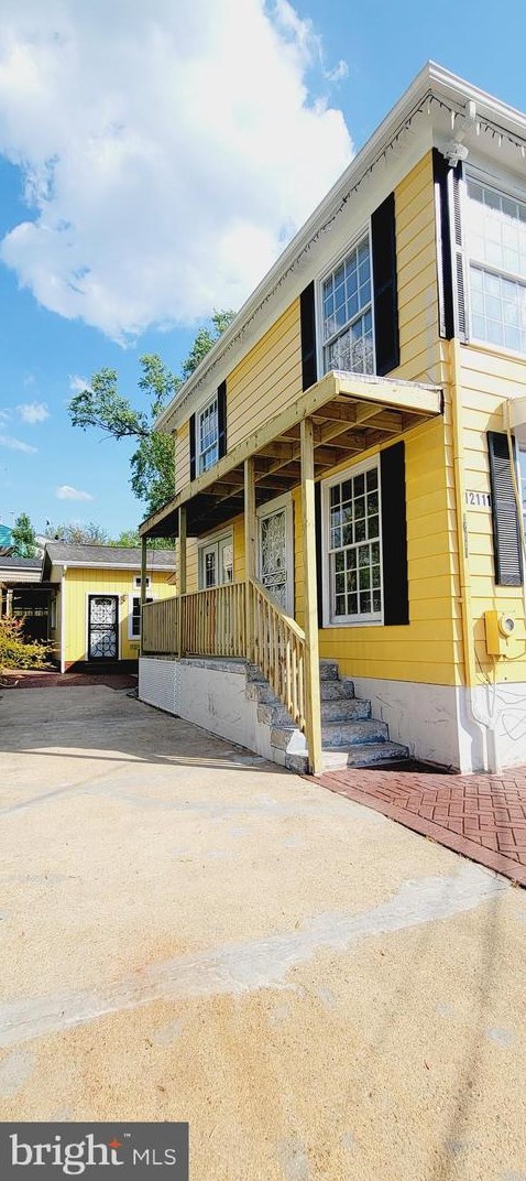 12111 Dalewood Dr, Silver Spring, MD 20902