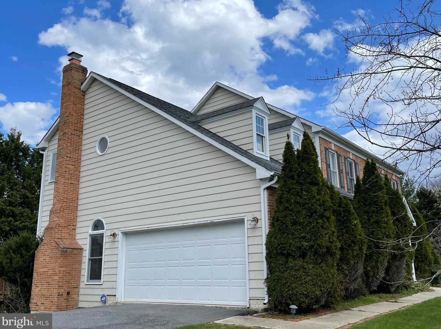 10801 Maplecrest Ln, Rockville, MD 20854-6376