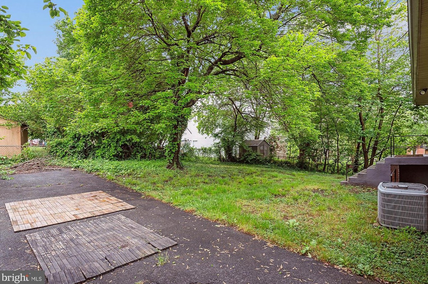 2302 Eccleston St, Silver Spring MD 20902-4830 exterior