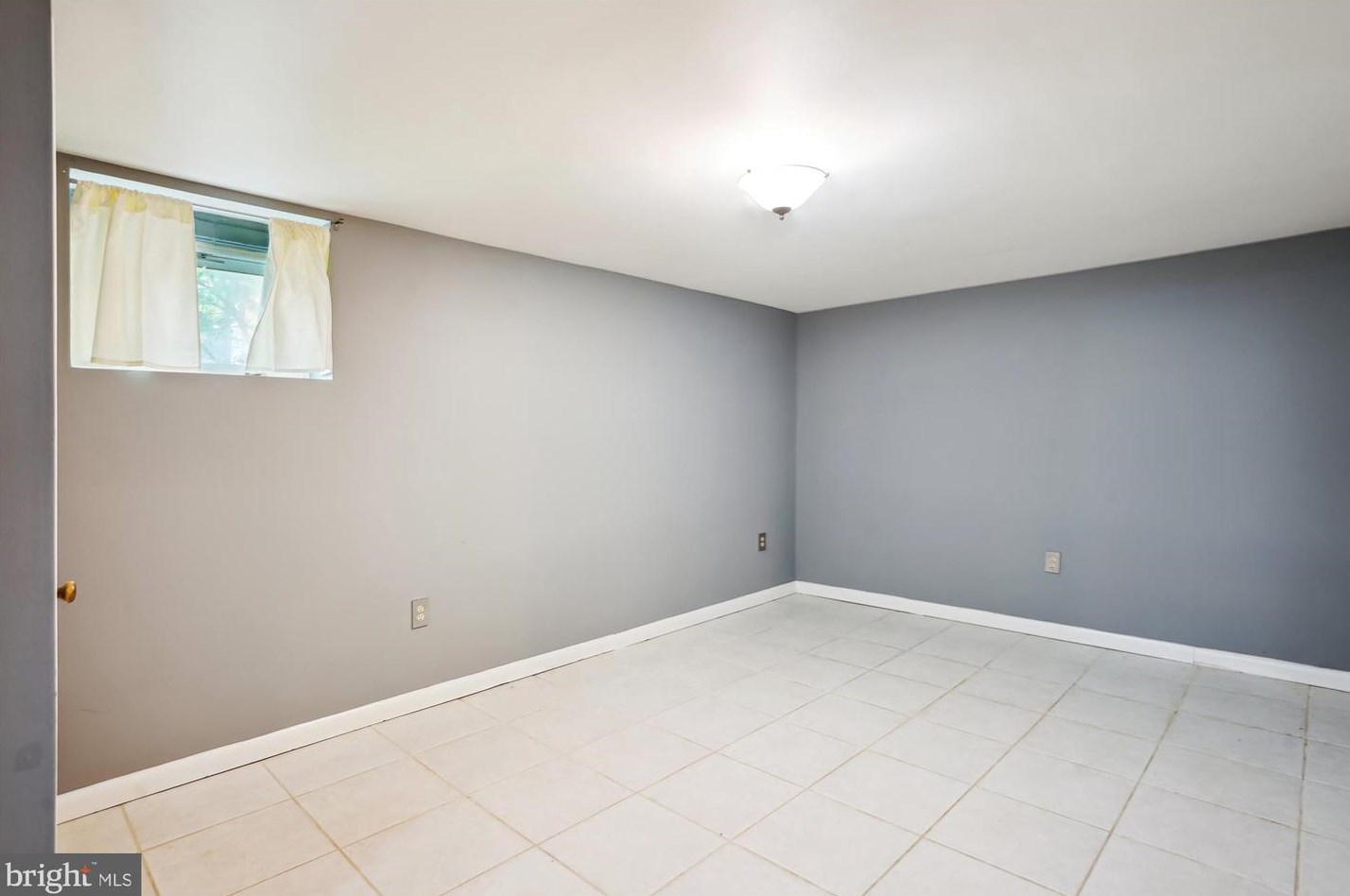 2302 Eccleston St, Silver Spring MD 20902-4830 exterior