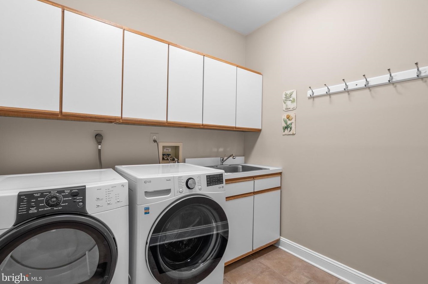 13200 Jasmine Hill Ter, Rockville MD 20850-3665 exterior