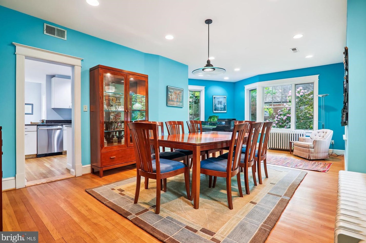 1408 Highland Dr, Silver Spring MD 20910-1524 exterior