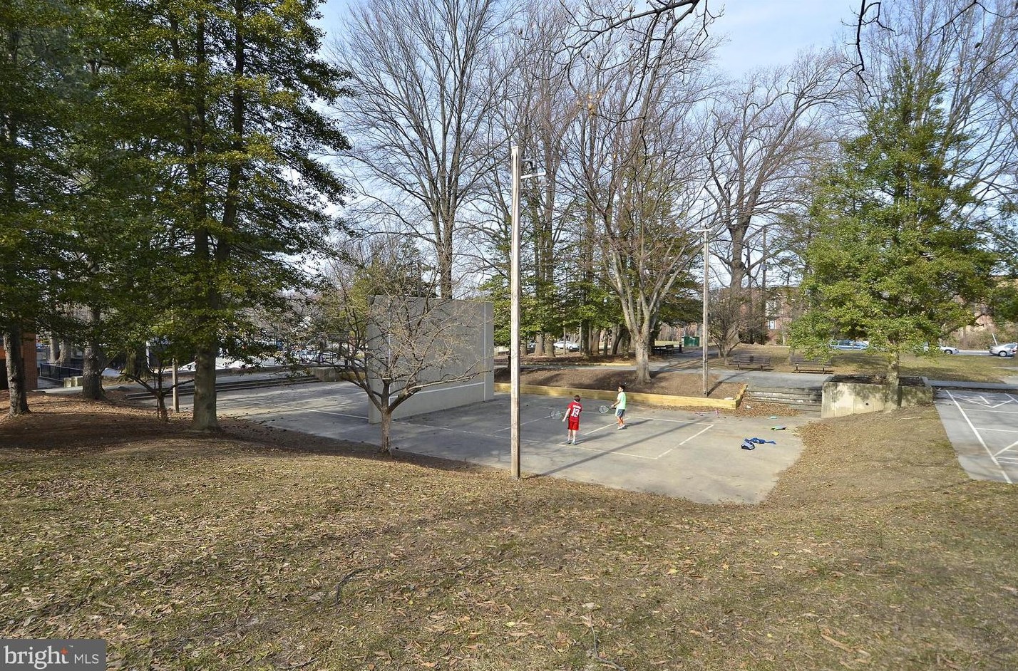 1408 Highland Dr, Silver Spring MD 20910-1524 exterior