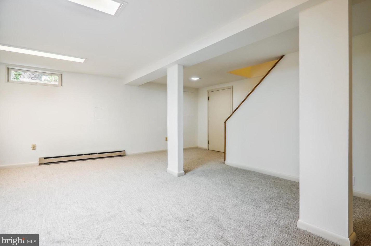 1408 Highland Dr, Silver Spring MD 20910-1524 exterior