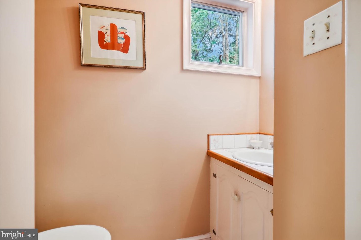 1408 Highland Dr, Silver Spring MD 20910-1524 exterior