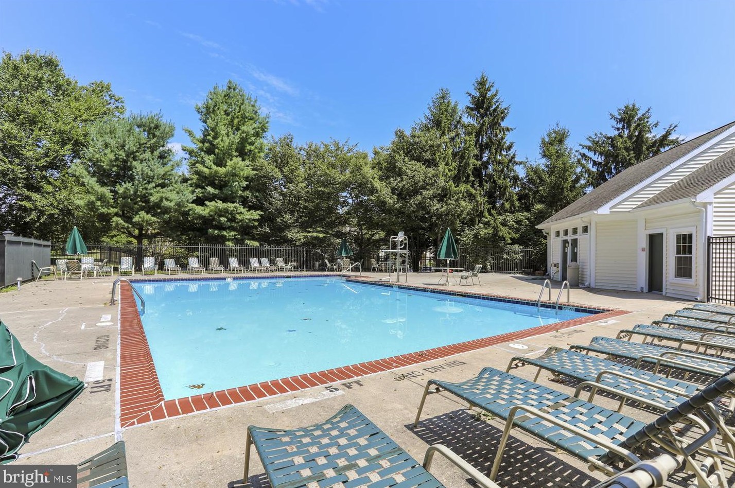 3919 Chesterwood Dr, Silver Spring MD 20906-2862 exterior