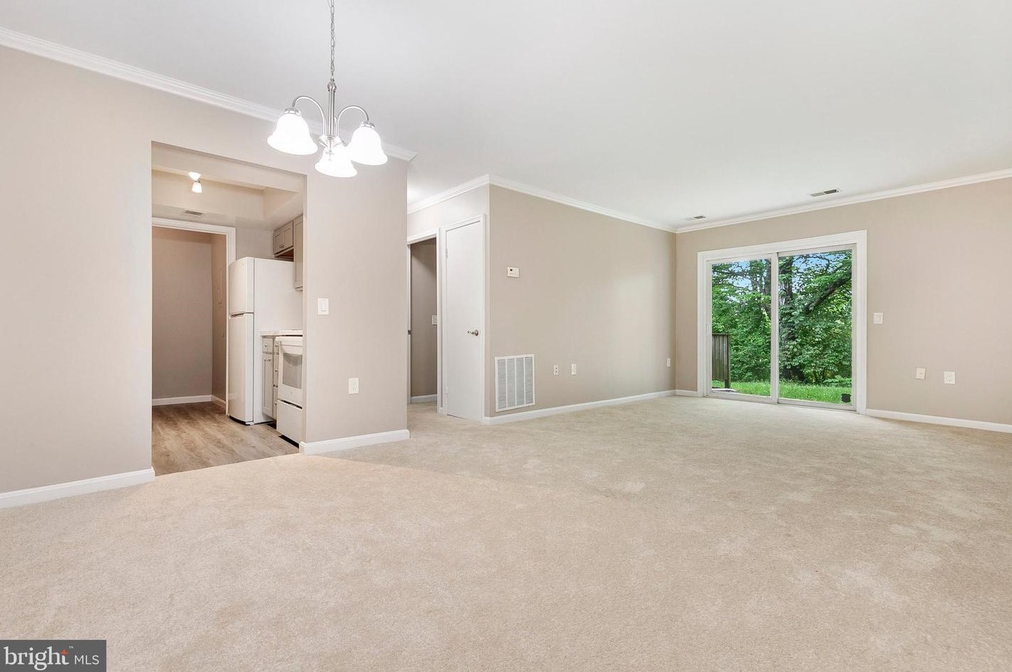 18302 Streamside Dr, Gaithersburg, MD 20879-5213