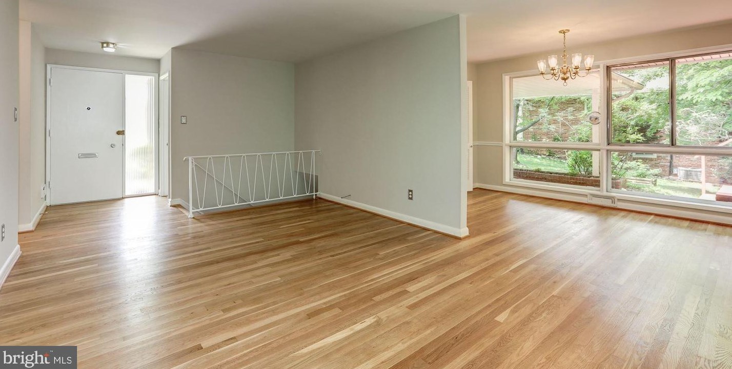 5909 Rudyard Dr, Bethesda, MD 20814-2233