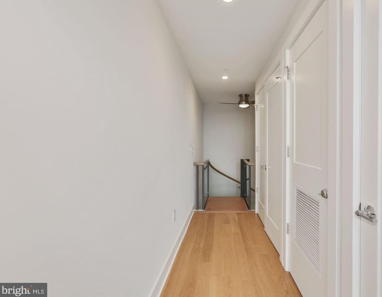 4960 Fairmont Ave, Bethesda MD 20814 exterior