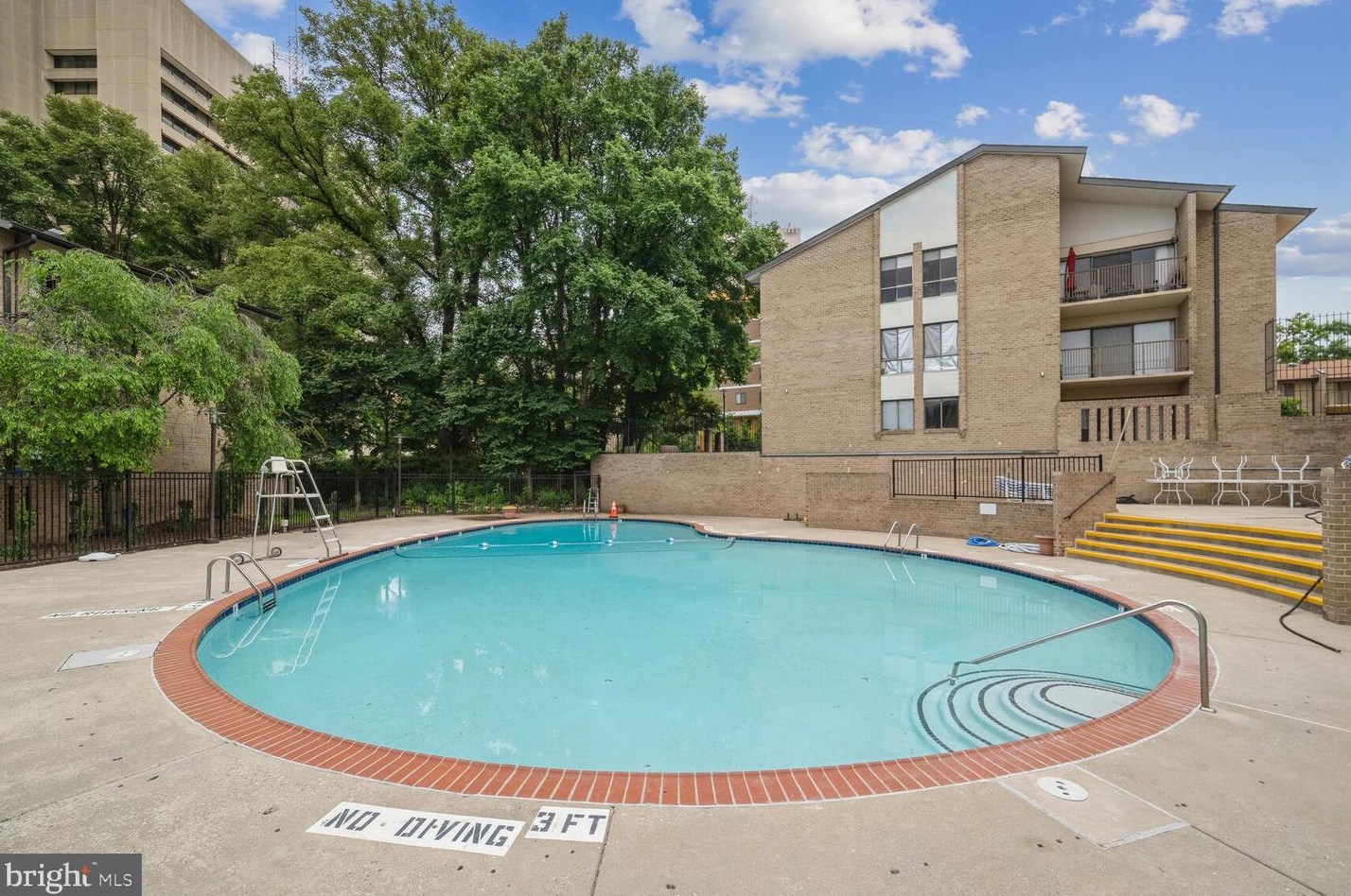 18 Monroe St, Rockville MD 20850-2519 exterior