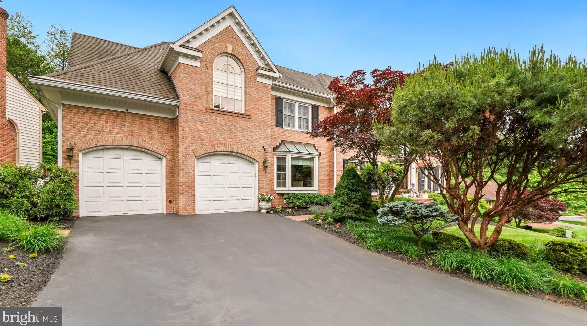 9108 Mistwood Dr, Rockville, MD 20854-2886