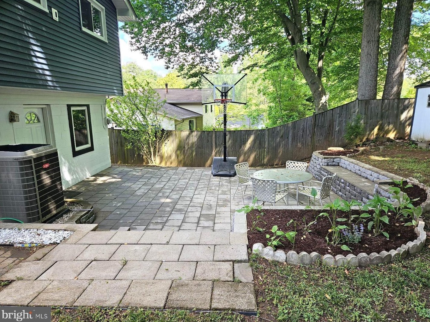 14019 Congress Dr, Rockville MD 20853-2637 exterior